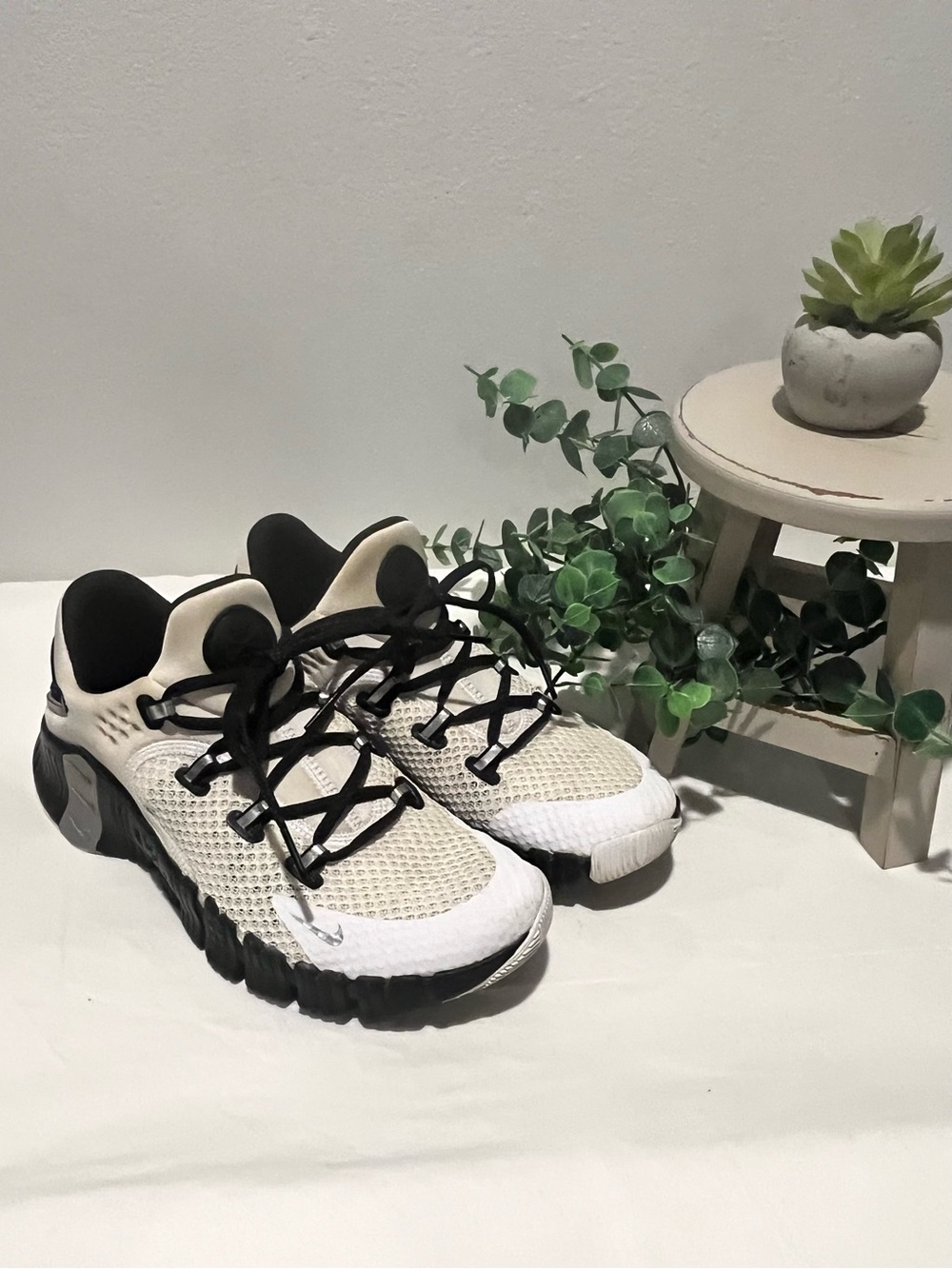 Nike Free Metcon 4 Sneakers Size 8